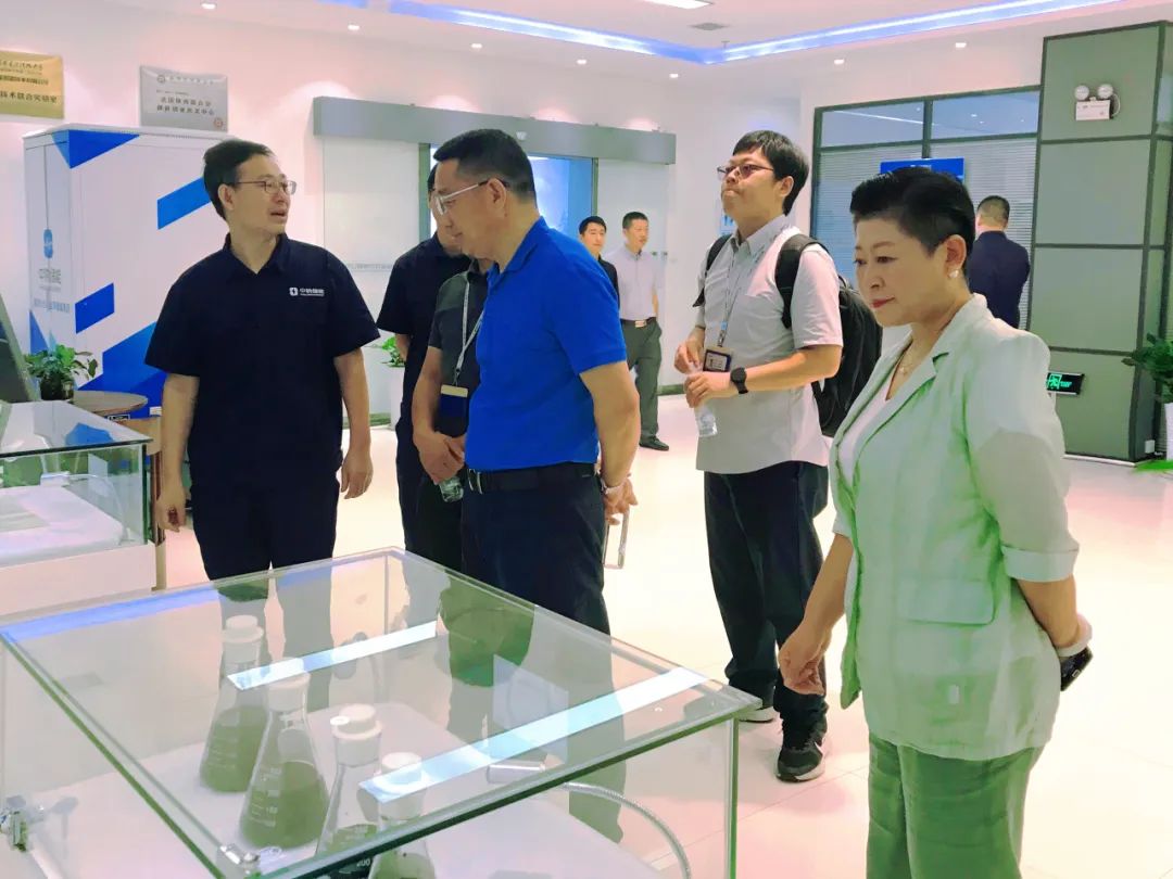 企業(yè)動(dòng)態(tài)  熱烈歡迎藍(lán)曉科技領(lǐng)導(dǎo)一行蒞臨中鈉儲(chǔ)能參觀考察5.jpg