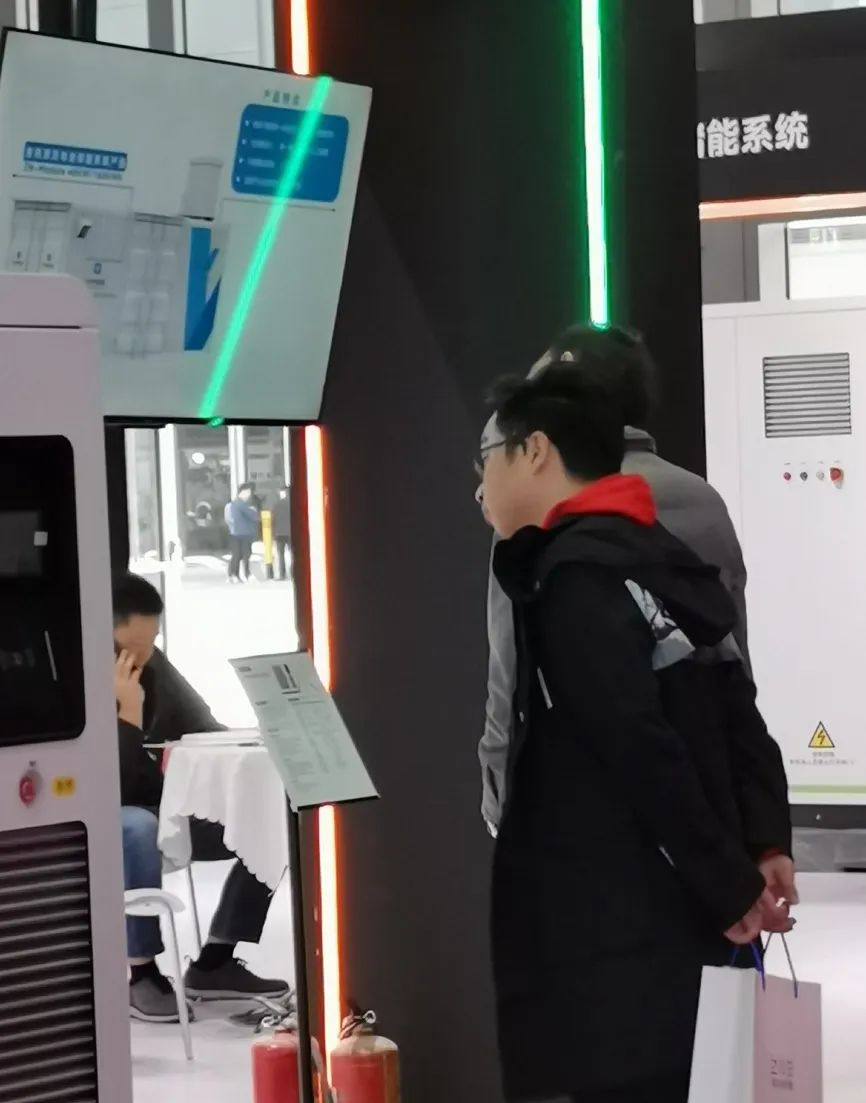 1700365476280740.jpg 245456767.jpg